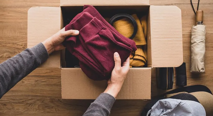 How to Prepare Clothes for Moving Day
